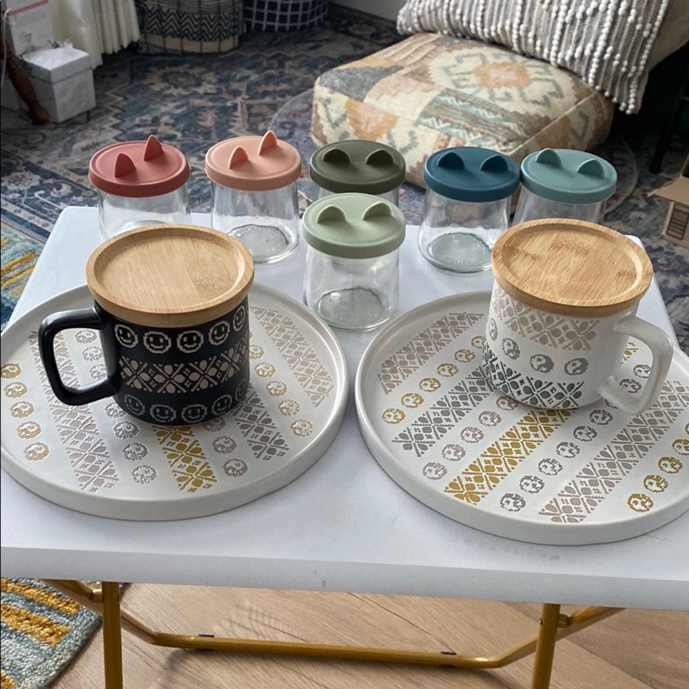 Nordic inspired Mug and Plate Set with Lids + 6 Oui jars with lids